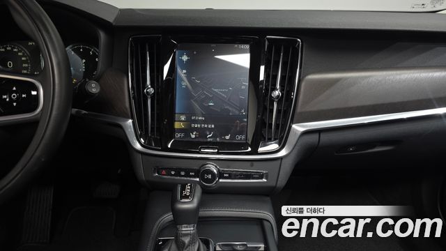 Volvo V90 Cross Country T5 AWD 2018 — фото 14