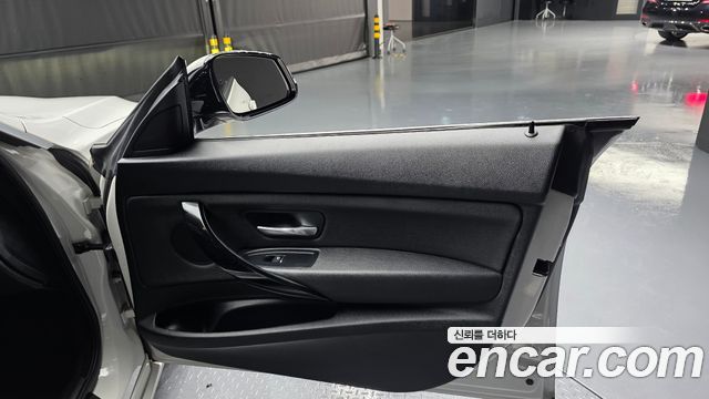 BMW 3 Series GT (F34) GT 320d xDrive 2020 — фото 25