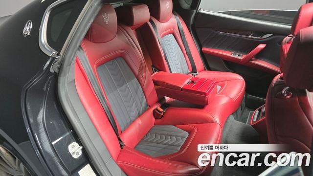 Maserati Quattroporte 3.0 V6 Granlusso 2019 — фото 12
