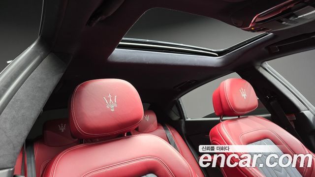 Maserati Quattroporte 3.0 V6 Granlusso 2019 — фото 19
