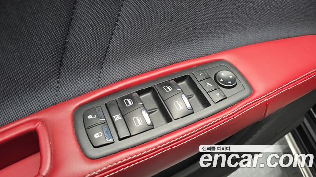 Maserati Quattroporte 3.0 V6 Granlusso 2019 — фото 27