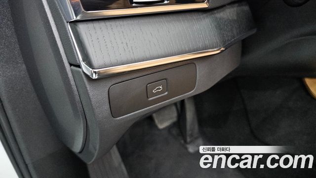 Volvo XC90 (II) B6 Ultimate Bright 2023 — фото 20