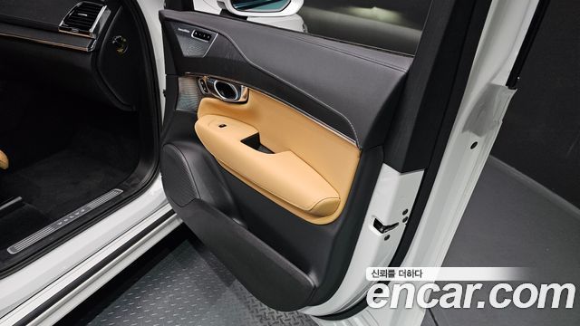 Volvo XC90 (II) B6 Ultimate Bright 2023 — фото 38