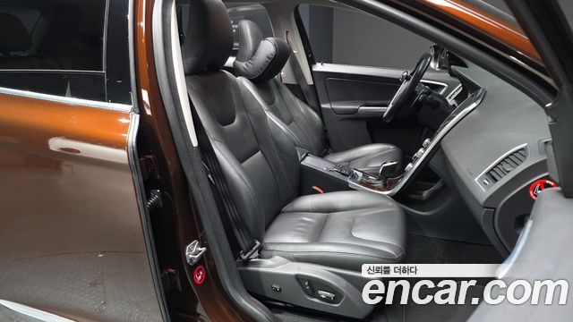 Volvo XC60 D5 AWD 1st 2015 — фото 11