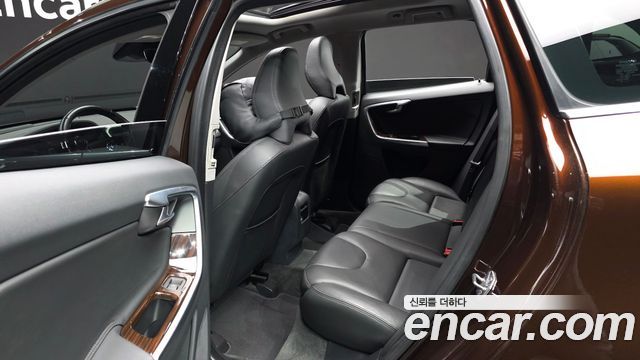 Volvo XC60 D5 AWD 1st 2015 — фото 12