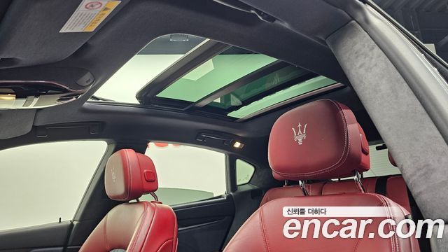 Maserati Levante 3.0 AWD GranLusso 2019 — фото 19
