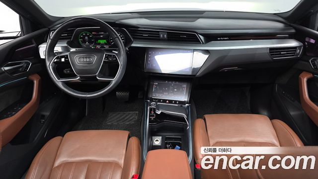 Audi e-tron 55 Quattro 2020 — фото 7