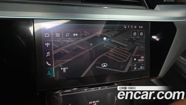Audi e-tron 55 Quattro 2020 — фото 14