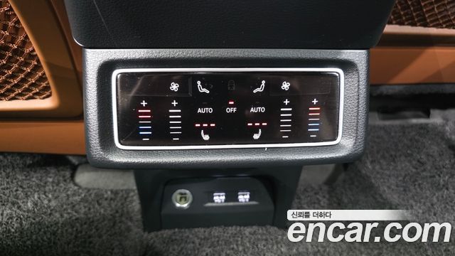 Audi e-tron 55 Quattro 2020 — фото 18
