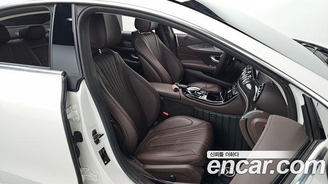 Mercedes-Benz CLS-Class (C257) CLS300d AMG Line 2019 — фото 11