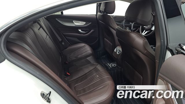 Mercedes-Benz CLS-Class (C257) CLS300d AMG Line 2019 — фото 12