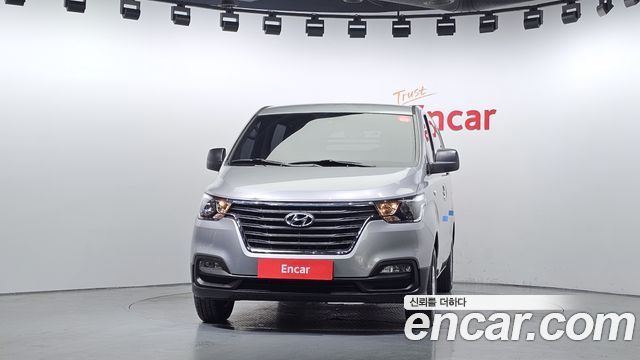 Hyundai Grand Starex Van 5-Seater Style 2021 — фото 3