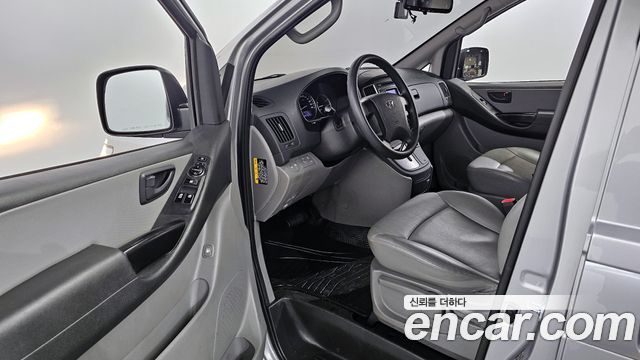 Hyundai Grand Starex Van 5-Seater Style 2021 — фото 10