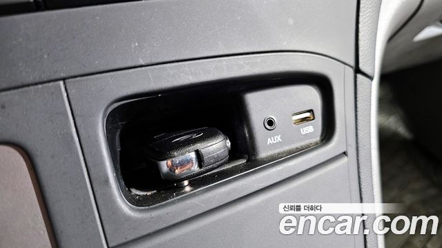 Hyundai Grand Starex Van 5-Seater Style 2021 — фото 17