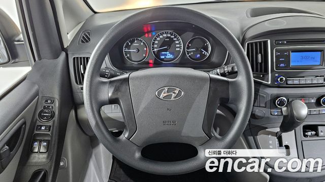 Hyundai Grand Starex Van 5-Seater Style 2021 — фото 18