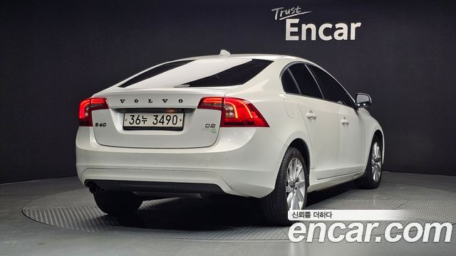 Volvo S60 D2 2nd 2015 — фото 2
