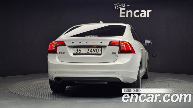 Volvo S60 D2 2nd 2015 — фото 4