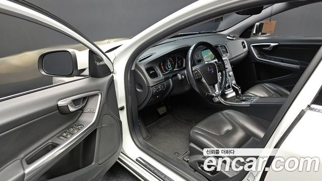 Volvo S60 D2 2nd 2015 — фото 10