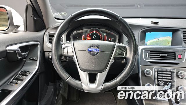 Volvo S60 D2 2nd 2015 — фото 12