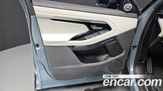 Land Rover Range Rover Evoque (II) D180 First Edition 2020 — фото 24