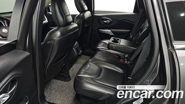 Jeep Cherokee (KL) 2.4 Longitude AWD 2017 — фото 11