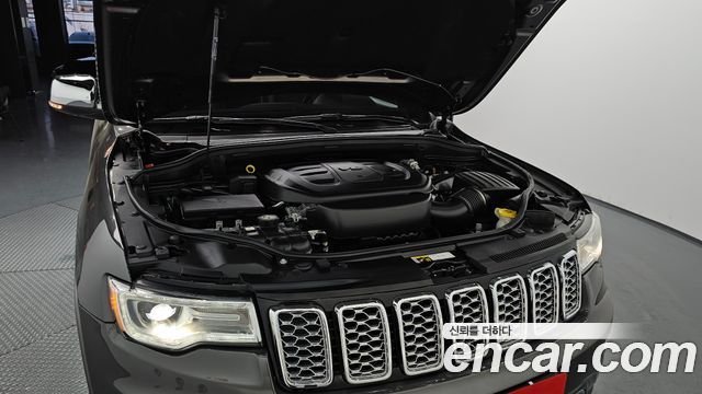 Jeep Grand Cherokee 3.6 Overland WK2 2020 — фото 6