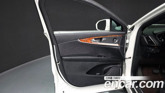 Lincoln Nautilus (I) 2.7 Reserve AWD 2020 — фото 24