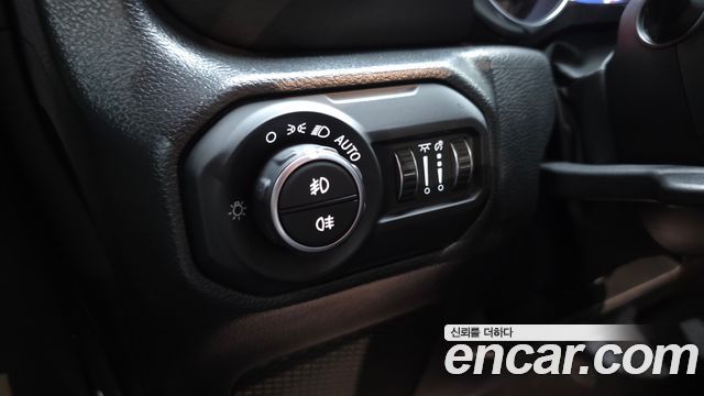 Jeep Wrangler (JL) 2.0 Overland Power Top 4Door 2023 — фото 16
