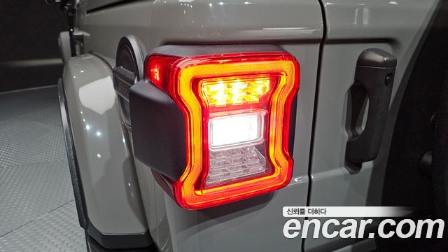 Jeep Wrangler (JL) 2.0 Overland Power Top 4Door 2023 — фото 23