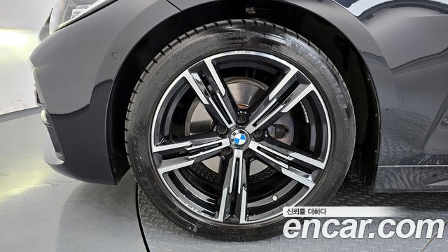 BMW 4 Series (G22) 420i M Sport Convertible 2022 — фото 5