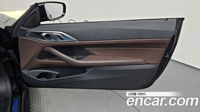 BMW 4 Series (G22) 420i M Sport Convertible 2022 — фото 25