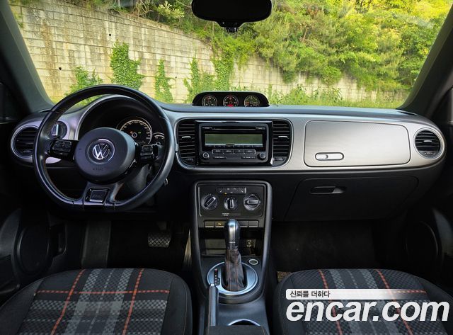 Volkswagen Beetle 2.0 TDI Club Limited Edition 2015 — фото 18