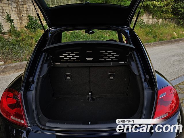 Volkswagen Beetle 2.0 TDI Club Limited Edition 2015 — фото 23