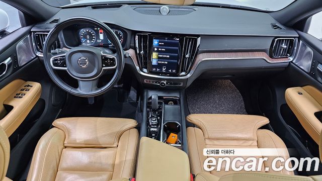 Volvo V60 Cross Country (II) B5 Pro AWD 2021 — фото 7