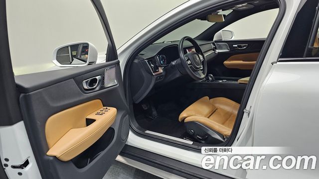 Volvo V60 Cross Country (II) B5 Pro AWD 2021 — фото 10