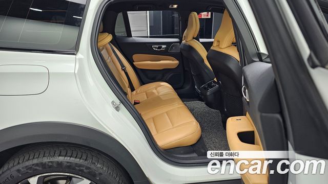 Volvo V60 Cross Country (II) B5 Pro AWD 2021 — фото 12