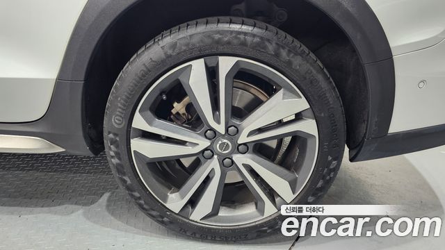 Volvo V60 Cross Country (II) B5 Pro AWD 2021 — фото 21
