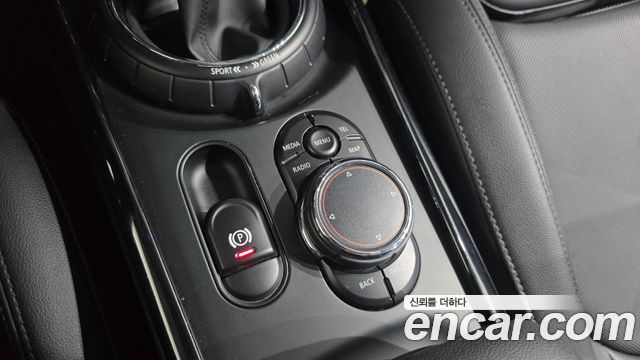 MINI Cooper D Clubman High 2nd 2016 — фото 9