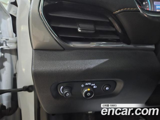 Chevrolet Traverse 3.6 AWD LT Leather Premium 2020 — фото 21