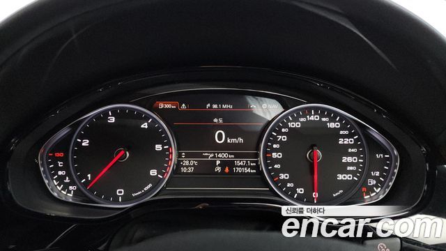 Audi A8 50 TDI Quattro D4 2015 — фото 8