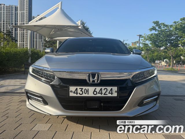 Honda Accord (X) 2.0 Hybrid Touring 2019 — фото 3