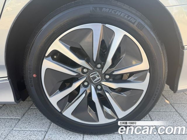Honda Accord (X) 2.0 Hybrid Touring 2019 — фото 5