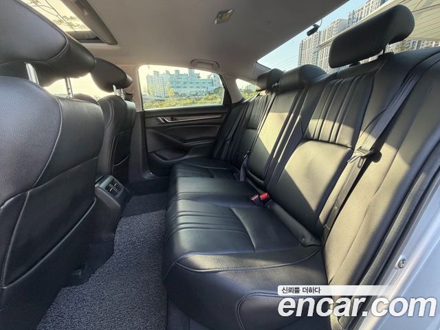 Honda Accord (X) 2.0 Hybrid Touring 2019 — фото 15