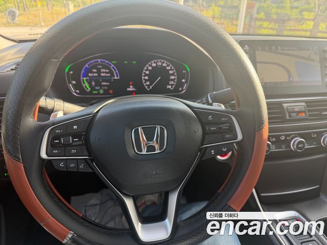 Honda Accord (X) 2.0 Hybrid Touring 2019 — фото 19