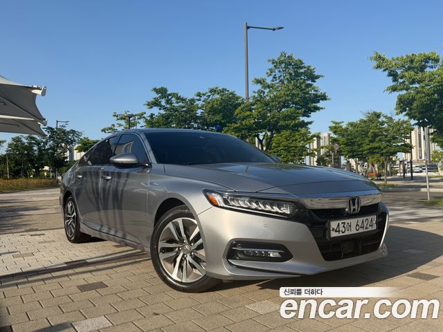 Honda Accord (X) 2.0 Hybrid Touring 2019 — фото 23