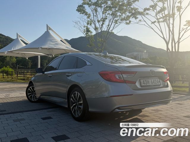 Honda Accord (X) 2.0 Hybrid Touring 2019 — фото 24
