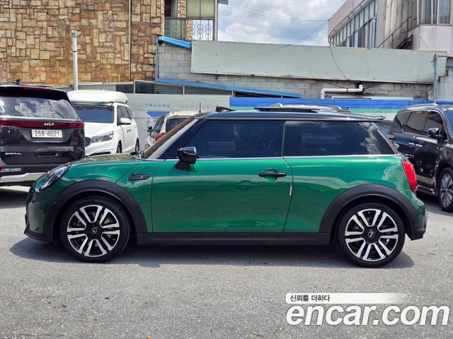 MINI Cooper S Classic Third Generation 2024 — фото 3