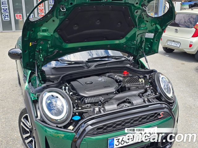 MINI Cooper S Classic Third Generation 2024 — фото 24