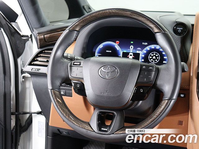 Toyota Alphard (IV) 2.5 HEV Executive AWD 2024 — фото 18