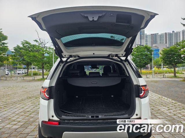 Land Rover Discovery Sport 2.0 TD4 HSE Luxury 2016 — фото 8